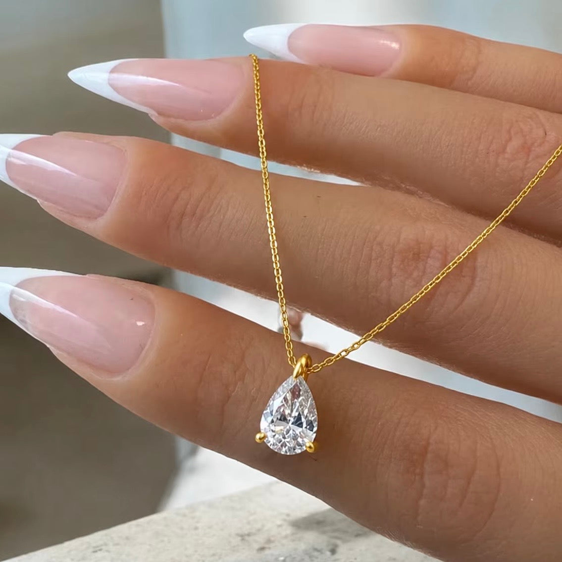 Pear shaped diamond necklace