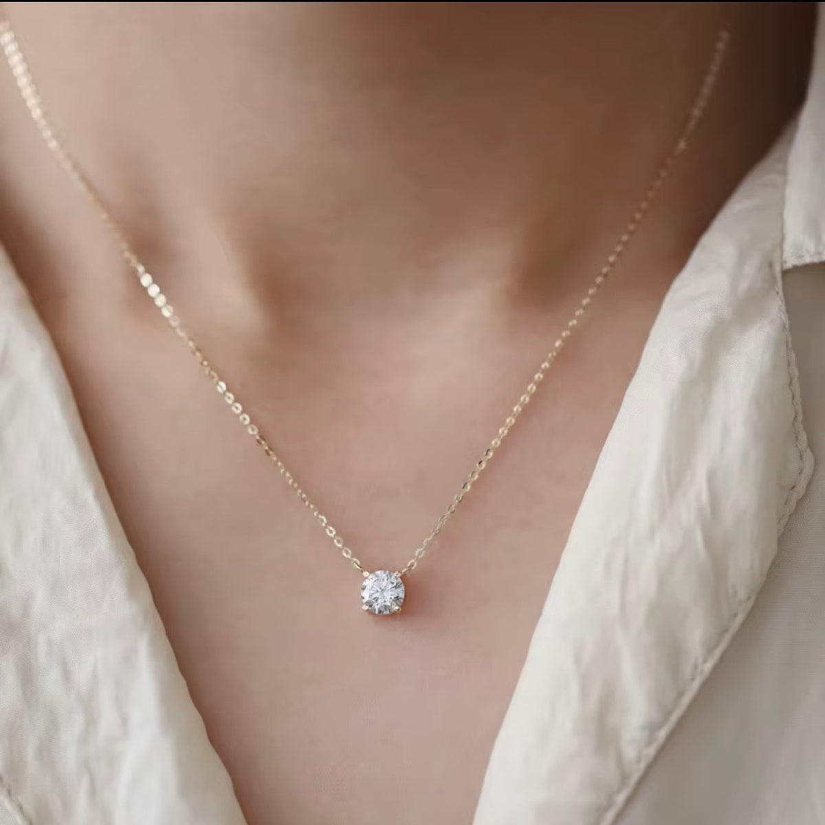 Diamond pendant necklace
