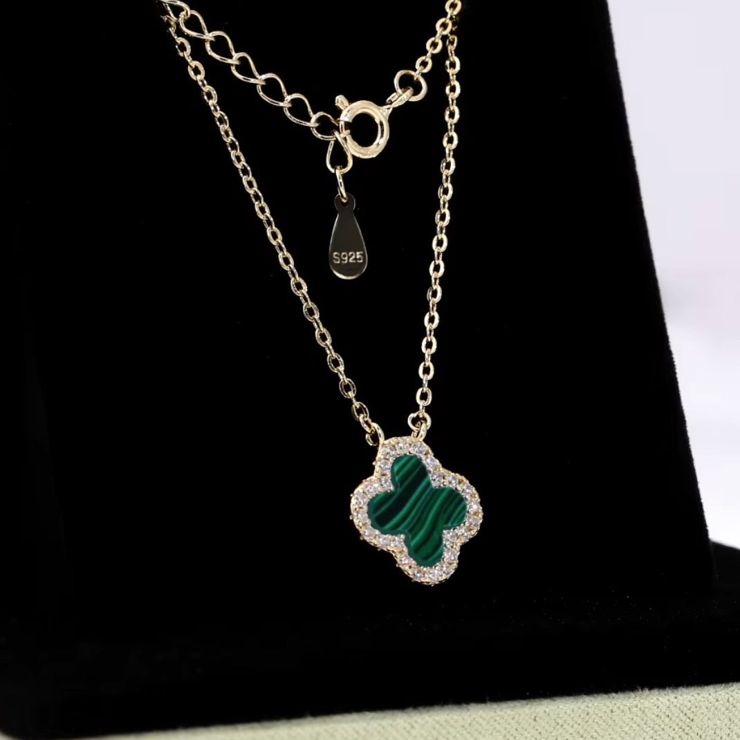Four leaf clover pendant necklace